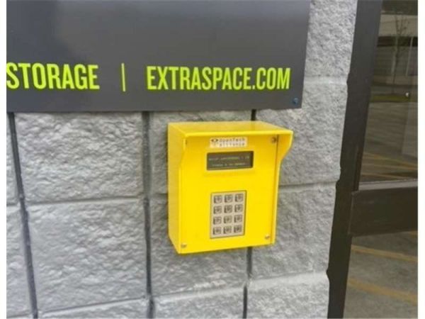 Extra Space Storage - 6373 - Lexington - W Main St - 748 West Main Street