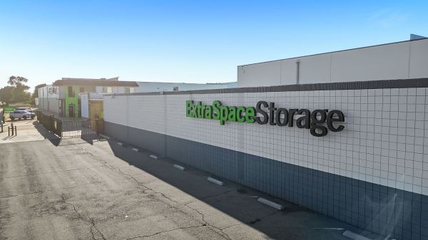Extra Space Storage - 7981 - Upland - 11th St - 1675 West 11th Street