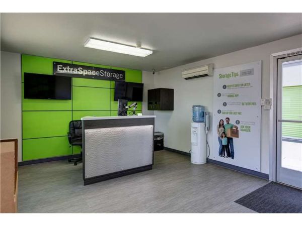 Extra Space Storage - 1483 - Long Beach - E Artesia Blvd - 194 East Artesia Boulevard