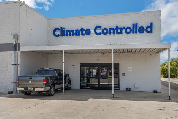 JustStorage - Joliet - 305 South Larkin Avenue