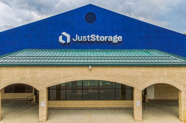 JustStorage - Cleveland - Lorain Ave - 13820 Lorain Avenue