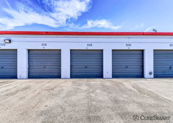 CubeSmart Self Storage TX Fort Worthy N Freeway - 613 North Freeway