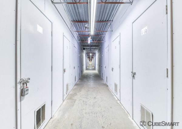 CubeSmart Self Storage TX Fort Worthy N Freeway - 613 North Freeway