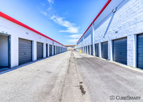 CubeSmart Self Storage TX Fort Worthy N Freeway - 613 North Freeway