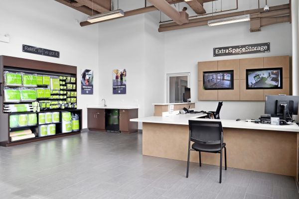 Extra Space Storage - 6381 - Chicago - 5160 N Northwest Hwy - 5160 North Northwest Highway