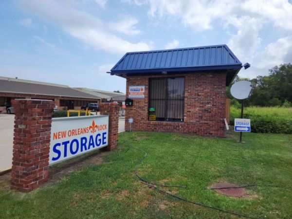 New Orleans Lock Storage - 7911 Bullard Avenue