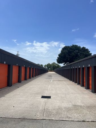 New Orleans Lock Storage - 7911 Bullard Avenue