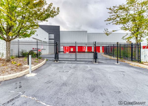 CubeSmart Self Storage - Grand Avenue - Gurnee IL - 18600 Grand Avenue