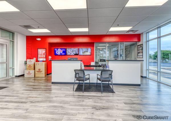 CubeSmart Self Storage - Grand Avenue - Gurnee IL - 18600 Grand Avenue