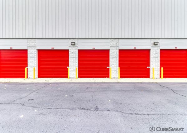 CubeSmart Self Storage - Grand Avenue - Gurnee IL - 18600 Grand Avenue