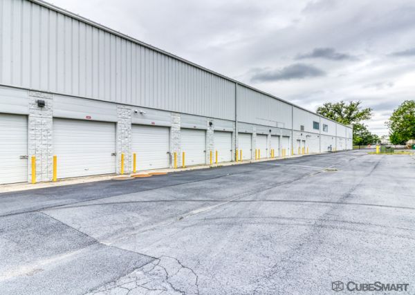 CubeSmart Self Storage - Grand Avenue - Gurnee IL - 18600 Grand Avenue