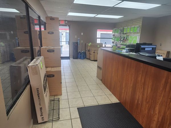 Extra Space Storage - 6385 - La Porte - W Fairmont Pkwy - 10601 West Fairmont Parkway