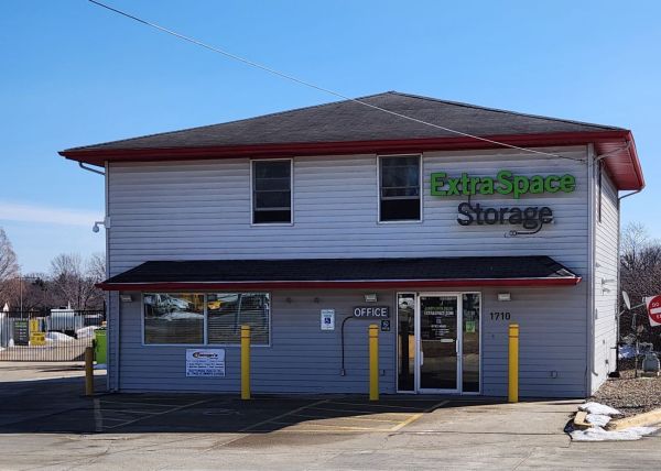 Extra Space Storage - 6395 - Urbana - Cunningham Ave - 1710 North Cunningham Avenue