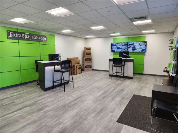Extra Space Storage - 7851 - Palm Bay - Clearmont St - 1050 Clearmont Street Northeast