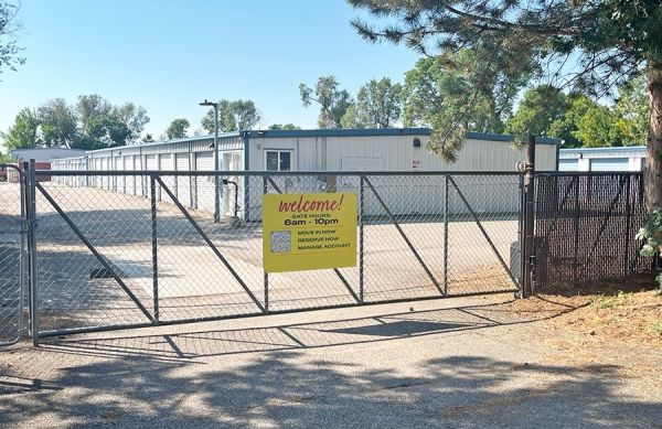 Lockaway Storage - 1st Street - 1336 East 1st Street