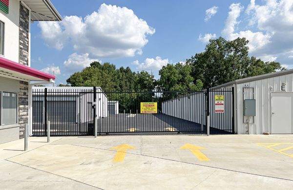 Lockaway Storage - Richmond Rd - 5718 Richmond Road