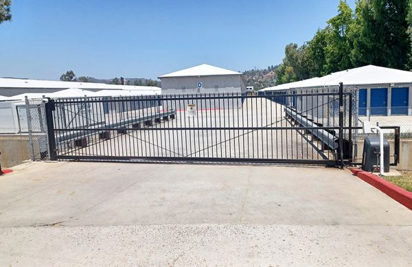StaxUP Storage - Woodside - 12202 Woodside Ave