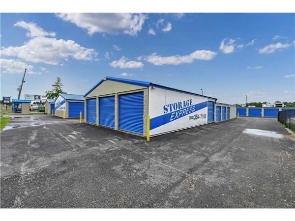 Extra Space Storage - 2122 - Petersburg - Main Street - 280 West Main Street