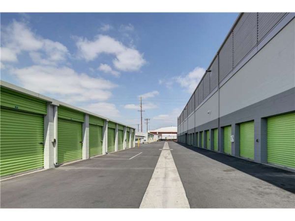 Extra Space Storage - 1235 - Los Angeles - S Central Ave - 6033 South Central Avenue