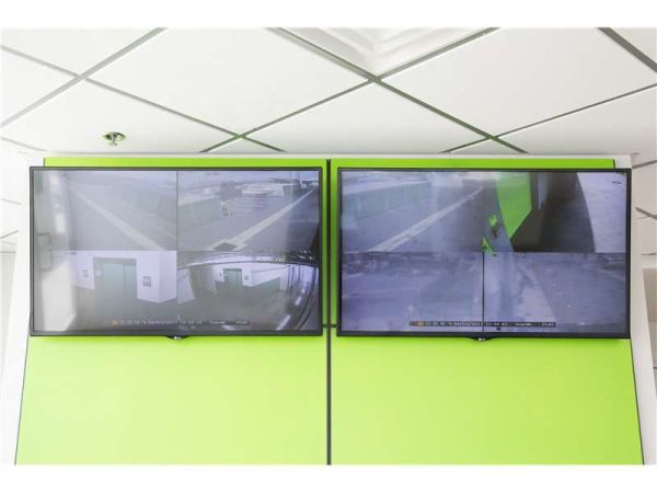 Extra Space Storage - 1235 - Los Angeles - S Central Ave - 6033 South Central Avenue