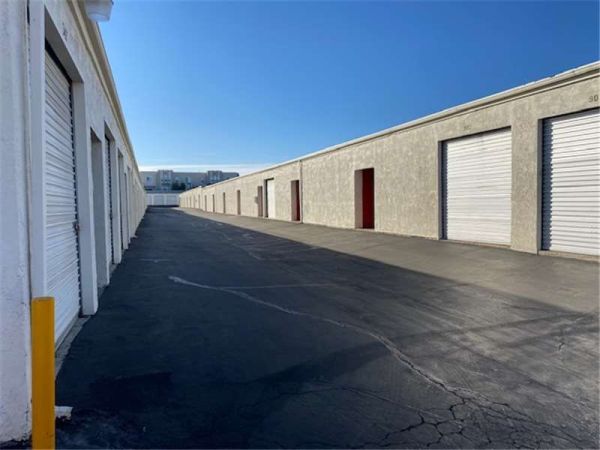Extra Space Storage - 7380 - Upland - Campus Ave - 135 South Campus Avenue