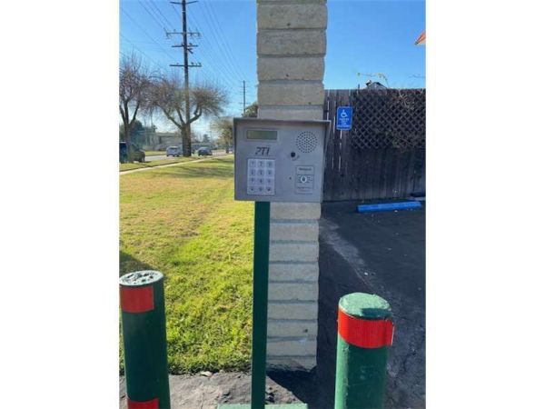 Extra Space Storage - 7380 - Upland - Campus Ave - 135 South Campus Avenue