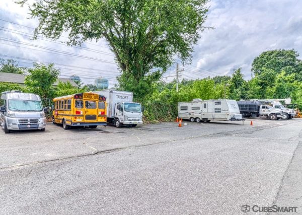 CubeSmart Self Storage NJ Aberdeen Township Cliffwood Ave West - 268 Cliffwood Avenue West