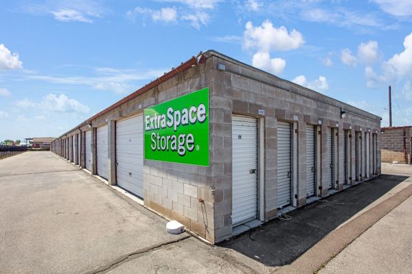 Extra Space Storage - 6450 - Logan - W 200 N - 1125 West 200 North