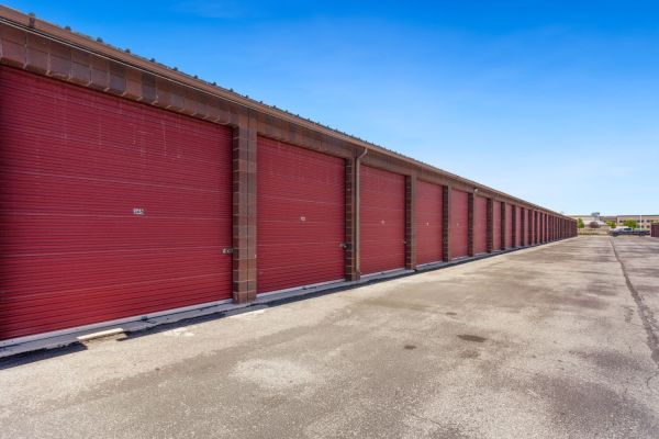 Extra Space Storage - 6448 - North Logan - E 2600 N - 185 East 2600 North