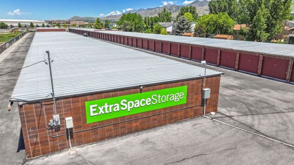 Extra Space Storage - 6448 - North Logan - E 2600 N - 185 East 2600 North