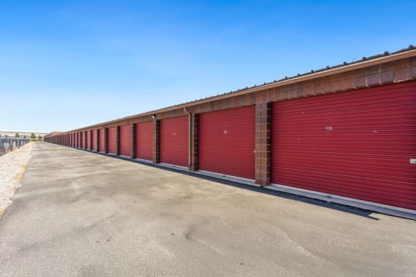 Extra Space Storage - 6448 - North Logan - E 2600 N - 185 East 2600 North