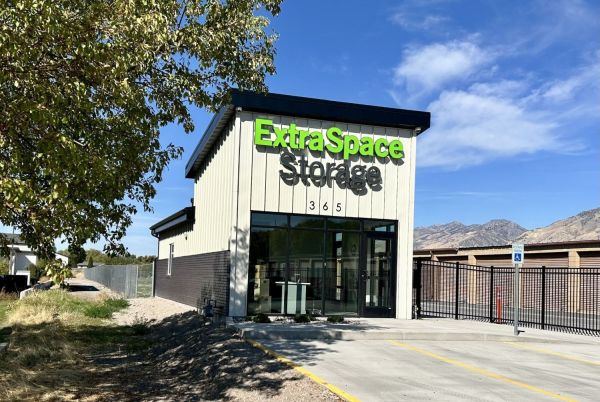 Extra Space Storage - 6447 - Providence - W 100 N - 345 West 100 North