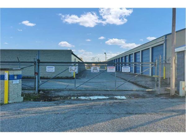 Extra Space Storage - 2124 - Princeton - Sherman Dr - 2200 Sherman Drive