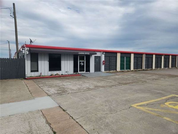 Extra Space Storage - 6401 - Texas City - Bay St - 2502 Bay Street North