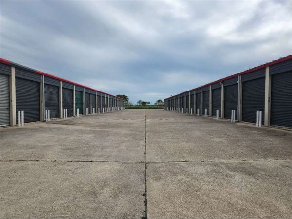 Extra Space Storage - 6401 - Texas City - Bay St - 2502 Bay Street North