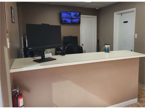 Extra Space Storage - 6401 - Texas City - Bay St - 2502 Bay Street North