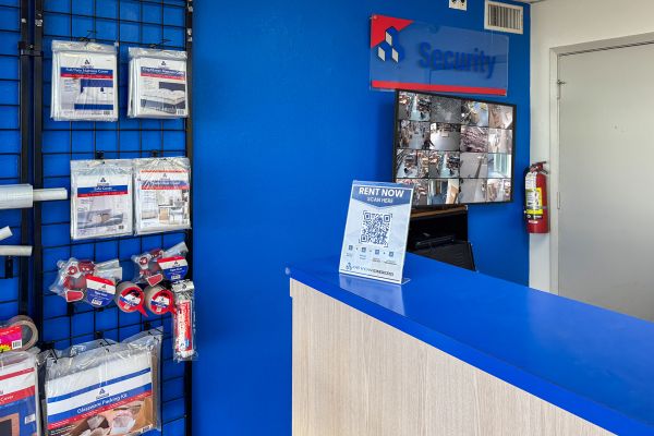 Devon Self Storage Dallas, Texas - 1606 Plantation Road