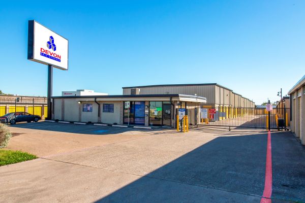 Devon Self Storage Dallas, Texas - 1606 Plantation Road