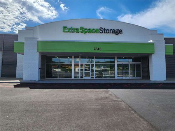 Extra Space Storage - 6355 - Birmingham - Crestwood Blvd - 7845 Crestwood Boulevard