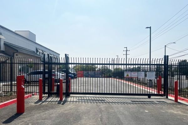 Public Storage - Covina - 1330 Cypress St - 1330 Cypress St