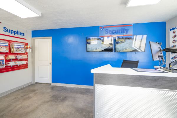 Devon Self Storage - 9251 - DULUTH - 3280 Peachtree Industrial Boulevard