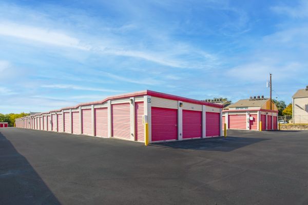 Devon Self Storage San Antonio, Texas - 6100 Ingram Road