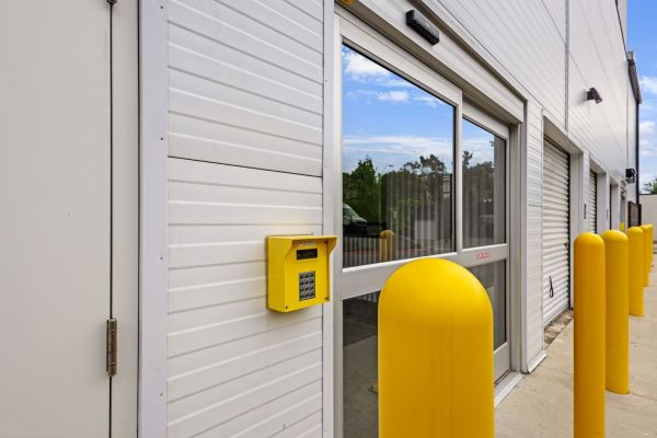 Extra Space Storage - 2056 - Kansas City - 73rd Ter - 238 West 73rd Terrace