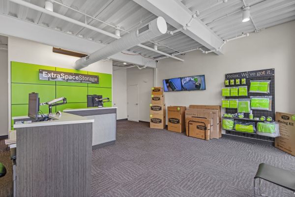 Extra Space Storage - 2056 - Kansas City - 73rd Ter - 238 West 73rd Terrace