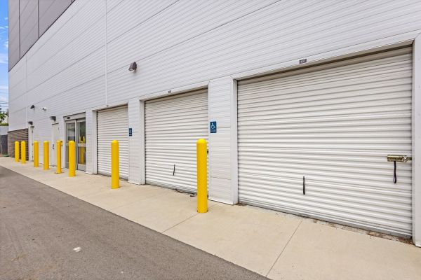 Extra Space Storage - 2056 - Kansas City - 73rd Ter - 238 West 73rd Terrace