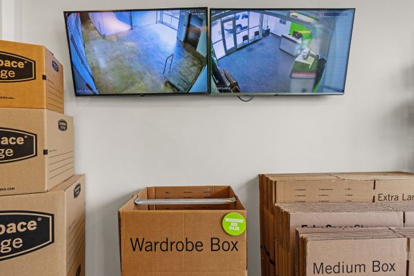 Extra Space Storage - 2056 - Kansas City - 73rd Ter - 238 West 73rd Terrace