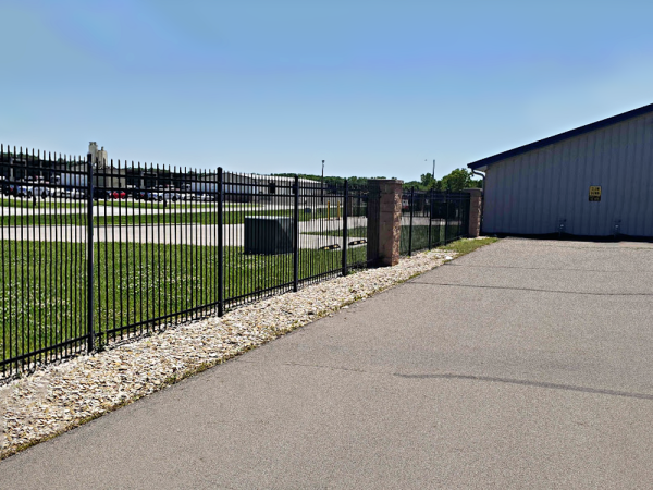 Storage Rentals of America - Manhattan - Eureka Terrace - 2749 Eureka Terrace