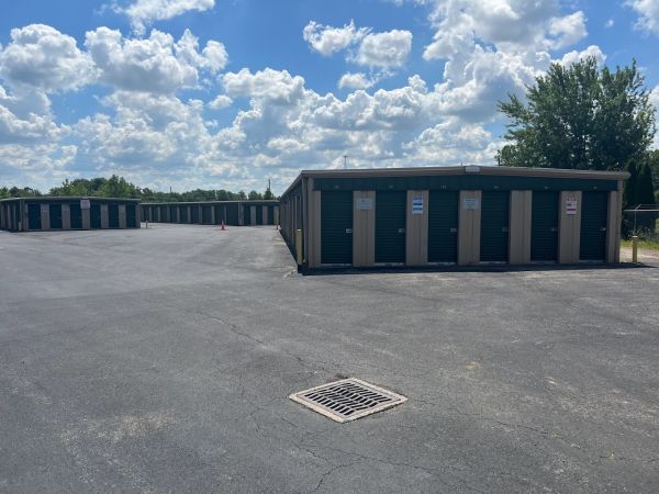 Lima Self Storage - 2466 N Cable Rd