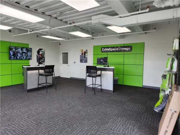 Extra Space Storage - 7705 - Macomb - Executive Dr - 50801 Executive Drive