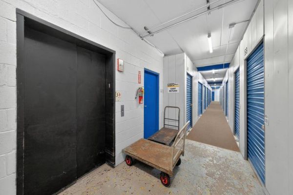 StorageMart - S South Chicago Ave - 6932 South South Chicago Avenue